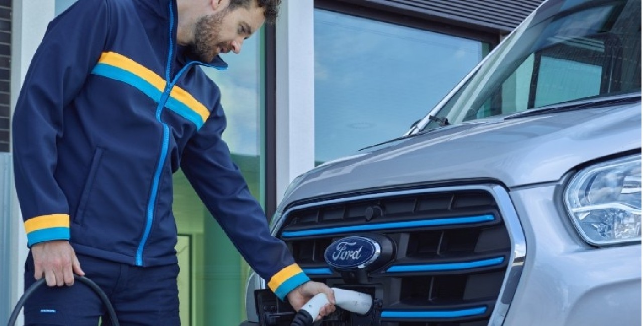 Ford Reestructura su Estrategia de Vehículos Eléctricos Ante Pérdidas Insostenibles