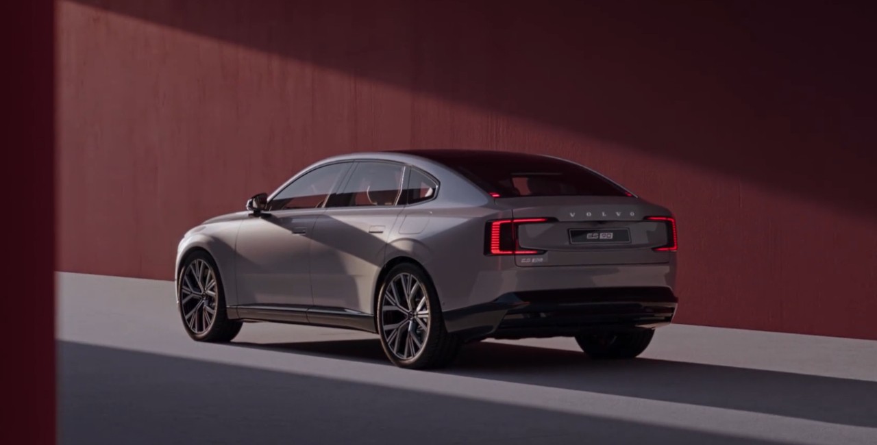 Volvo ES90: La Nueva Berlina Eléctrica de Lujo